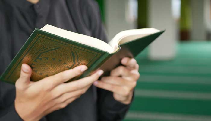 Kisah Mualaf Profesor Matematika, Berawal ketika Temukan Alquran di Meja 3 Membaca Alquran Tanpa Suara, Kisah Mualaf