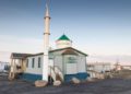 Masjid Midnight Sun di Manitoba, Kanada, yang masih berada dalam Lingkar Arktik. Foto: Alamy