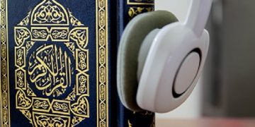 mendengarkan quran, belum bisa membaca Alquran tingkatan temo membaca alquran, Keunggulan Membaca Al-Qur'an ,surat alquran untuk memperkuat ingatan,hati, suara, alquran