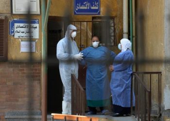Staf medis rumah sakit di Mesir. Foto: AFP