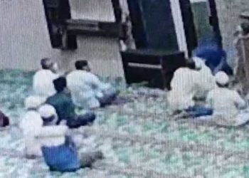 Upaya penusukan terhadap imam masjid di Pekanbaru, Riau. Foto: Instagram/@pkucity