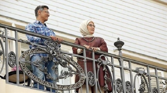 Emine Erdogan saat menerima kunjungan aktor terkenal Bollywood Aamir Khan. Foto: Yeni Safak