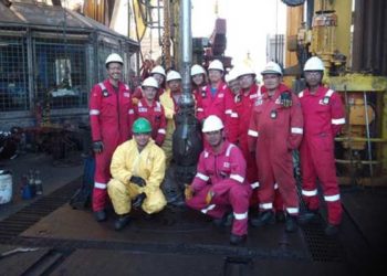 Para tenaga ahli dan pekerja Indonesia dalam proyek gas alam Turki. Foto: Anadolu Agency