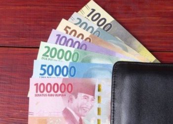 Menafkahi Orangtua atau Ngasih Bonus untuk Istri, Mana yang Lebih Utama? 1