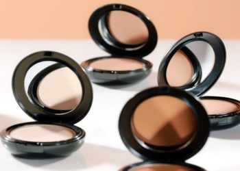 7 Rekomendasi Bedak Lokal yang Bisa Menutup Pori-pori 3