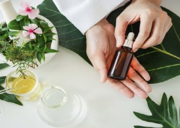 5 Serum untuk Kulit Berjerawat 1