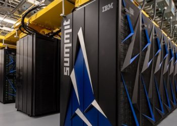 Summit, superkomputer tercepat di dunia. Foto: Reddit