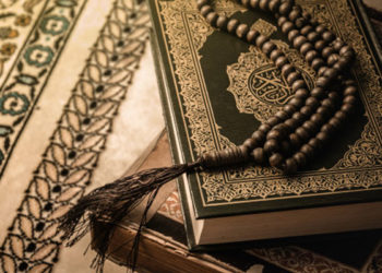 Surat Al Waqiah Penghafal Quran, takwil, Manfaat Membaca Surat Al-Mulk, Bentuk Syafaat Al-Quran di Akhirat, Tafsir Quran, Keutamaan Surat Al-Fatihah