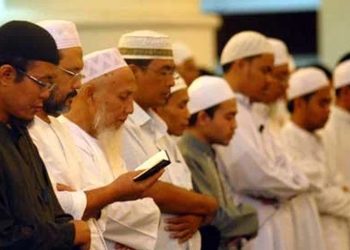 Hukum Shalat sambil Memegang Mushaf Al-Quran, Manfaat Shalat, Syarat Amal Ibadah Diterima Allah, Cara Atasi Stres menurut Alquran, Ahli Quran, Adab Sebelum Shalat, Tingkatan Orang yang Shalat, Keutamaan Mengkhattamkan Quran di Bulan Ramadhan, Rukun Shalat