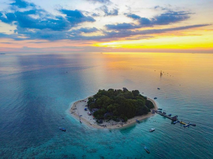 7 Pulau Terpencil di Indonesia, Cocok untuk Destinasi Wisata di tengah Pandemi 6