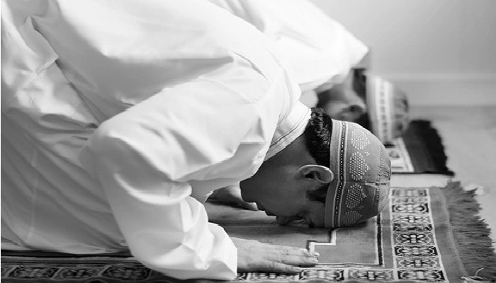 amalan yang mendatangkan rezeki, ilustrasi shalat sujud penghapus dosa