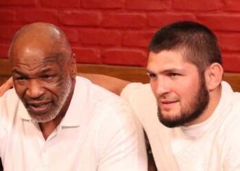 Mike Tyson bertemu dengan Khabib Nurmagomedov