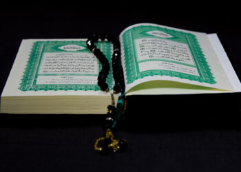 Manfaat Membaca Shalawat, Fungsi Hadist Dalam Al-Quran, Azab Menghina Al-Quran