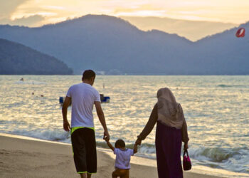 Membangun Keluarga Islami