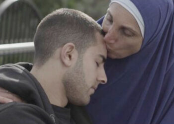 Kewajiban Anak Laki-laki, ibu, Makna Hadist Surga di Bawah Telapak Kaki ibu, Durhaka pada Ibu