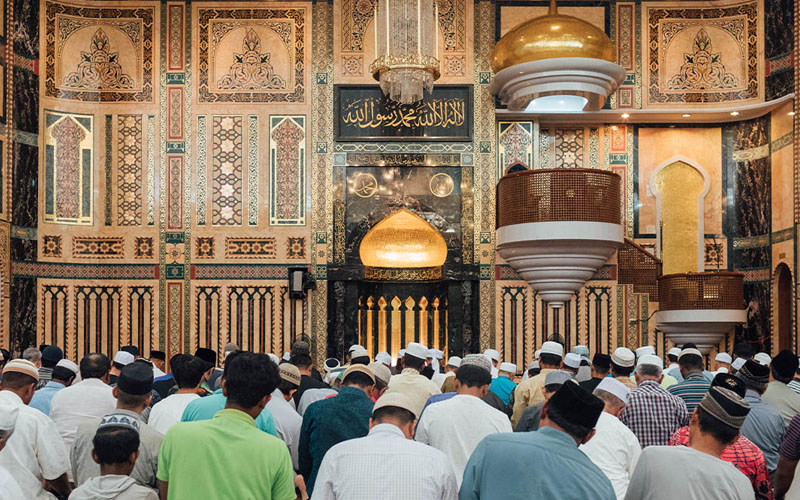 Makmum Tertinggal Imam, Masjid dengan Konsep Teknologi Manajemen, Syarat Imam Shalat Berjamaah