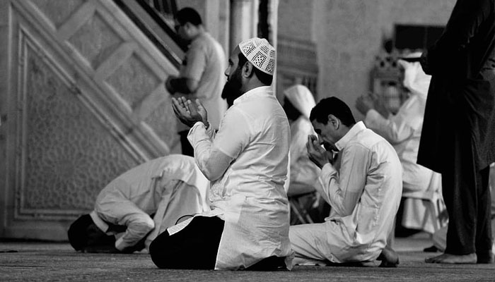 mengganti shalat yang pernah ditinggalkan, ibadah, mendengar khutbah jumat