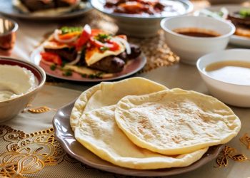 industri makanan halal, Keberkahan Makan Sahur, Meniup Makanan Panas, Puasa Ramadan