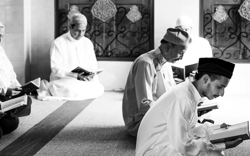 8 Adab Membaca Al-Quran 3 Target Amalan Harian Ramadhan, Adab Membaca Al-Quran