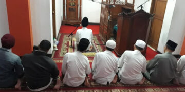 Alasan Tidak Shalat Shubuh di Masjid untuk Laki-laki, Shalat Berjamaah