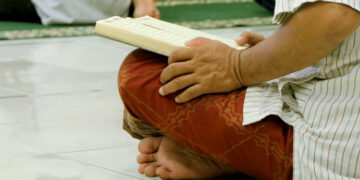 keutamaan amalan sunnah, Hukum Muslim Tak Bisa Baca Al-Quran, Keutamaan Membaca Al-Quran, Ibadah yang Lebih Utama di Bulan Ramadhan,, Hukum Kentut ketika Membaca Al-Quran, Sebab Surat Al-Ikhlas Senilai Sepertiga Quran