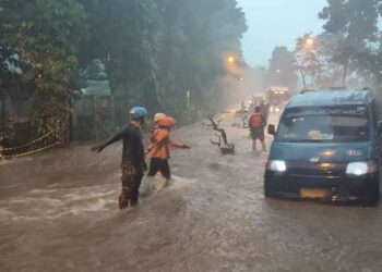 Lokasi mahasiswi IPB terseret banjir dan jatuh ke gorong-gorong di Bogor. Foto: (Rizky/detikcom)