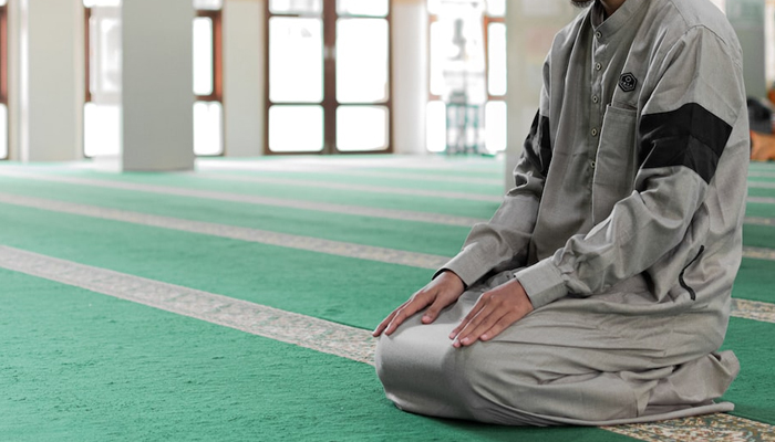 Hukum Lelaki Shalat tanpa Peci, Kelompok Manusia di Bulan Ramadhan