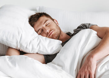 Artikel Terpopuler Hari Ini 4 Akibat tidur dengan lampu menyala