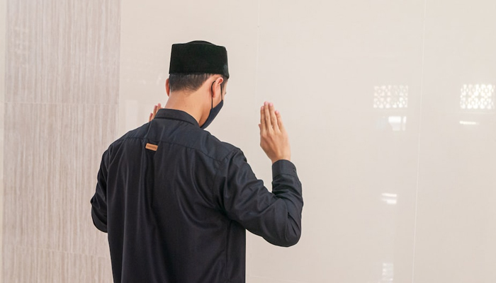 Syarat Takbiratul Ihram, Keutamaan Shalat Sunnah, Pembatal Shalat, Hukumnya Hanya Membaca Surat Al-Ikhlas dalam Shalat Tahajud,Mengapa Shalat Membuat Sehat