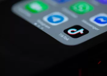 mengemis di media sosial, Hukum Penggunaan Shopee Pay, Diamlah, Dosa Jariyah