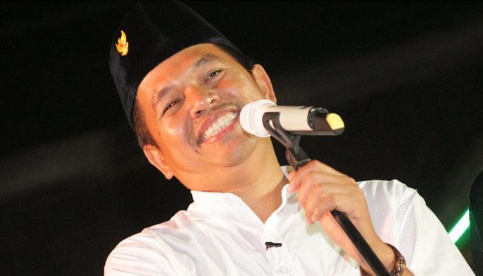 Dedi Mulyadi sedang menghadiri acara resmi bersama para tokoh