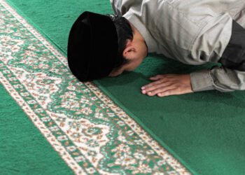 cara shalat orang sakit, Surat yang Dianjurkan saat Shalat Sunnah Fajar, Pembatal Shalat, Syarat Shalat Jamak Taqdim dan Takhir, Syarat Sahnya Shalat, Sutrah dalam Shalat, sutrah, Keutamaan Shalat Sunnah Rawatib, shalat dhuha, Tata Cara Sholat Qobliyah Dzuhur, Makna Firman Allah, Shalat Isya, Keistimewaan Shalat Tahajud