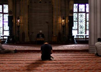 nisfu syaban, syahadat, ibadah, masjid, shalih, ikhlas, amal, ibadah, rugi, terlambat, riya, ikhlas, munafik