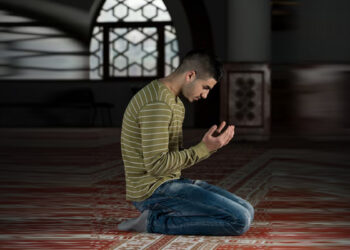 Itikaf, Ramadhan, Doa Setelah Tahajjud, Hukum Mengusap Wajah setelah Berdoa, Khauf dan Roja, Menyerah