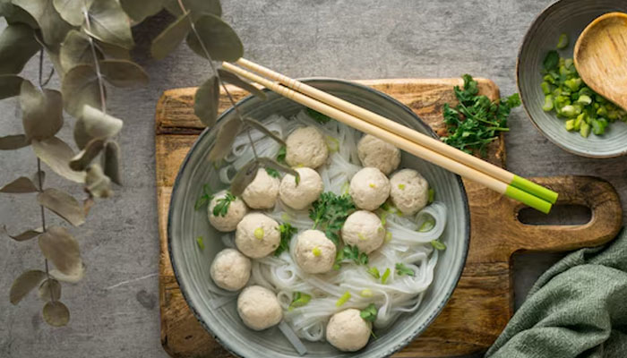 Apa yang Terjadi Kalau Kita Makan Bakso? 1 Manfaat Makan Bakso